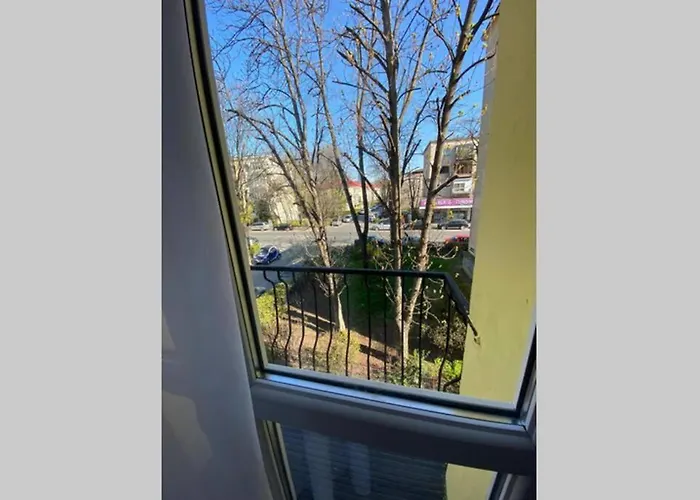 Cozy In The Business Area Of Apartman Bukarest